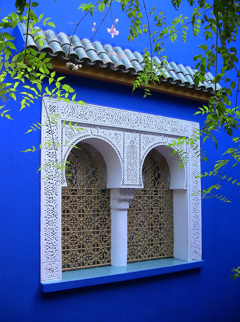 Marokko, Marrakesch ,  im Jardin Majorelle , Rue Yves Saint Laurent, blue and white , M10-194/2937