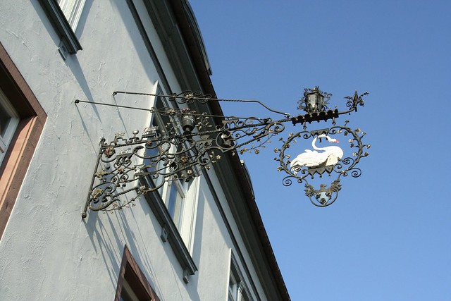 Wertheim swan sign