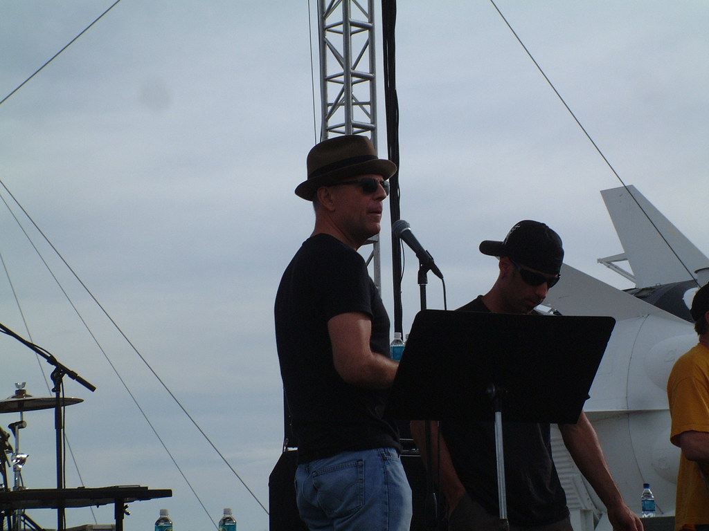 Gavin P Smith - Journalism | Photography - Bruce Willis Blues Band - Netflix Event - Kennedy Space Center 2006