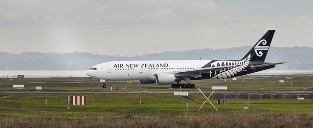 20140502_0661_1D3-200 Air New Zealand 777 ZK-OKC waiting for departure