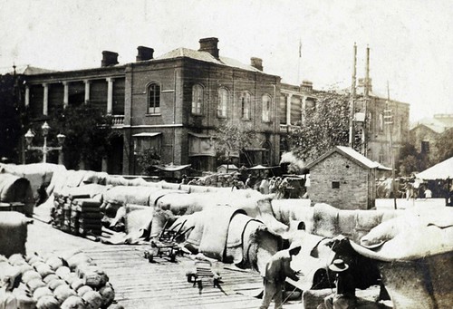 天津紫竹林海关楼以及被查封和没收的货物 1900s Tianjin Custom House