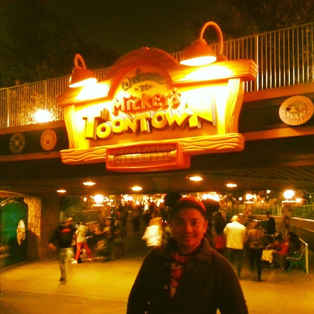 Exploring Mickey Toon Town at night! #TheKIDinME #DisneyLand #LosAngeles #California #xaveeinUSA #TravelUSA