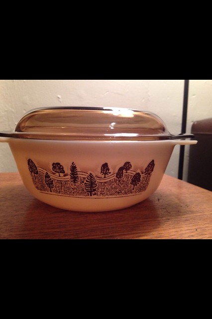 Pyrex England. Pattern is 'rustic' from the 80s.