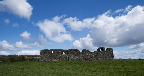 ballymoon castle ballymooncastle carlow backpackphotography ireland ruin medieval