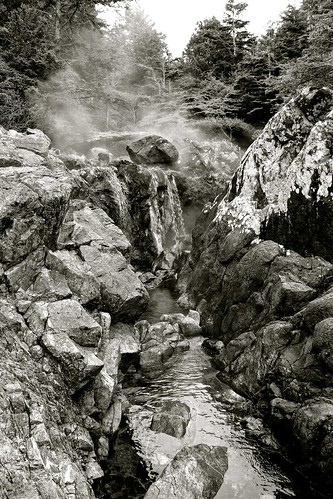 canada water rock relax eau pierre britishcolumbia smoke heat hotsprings roche chaleur colombiebritannique détente sourcedeauchaude fumée