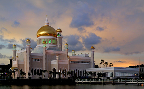 Brunei.Sultan Omar Ali Saifuddin Mosque
