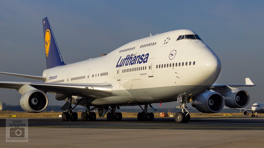 D-ABVP Lufthansa Boeing 747-400 biegt am 23.9.16 von Taxiw… | Flickr