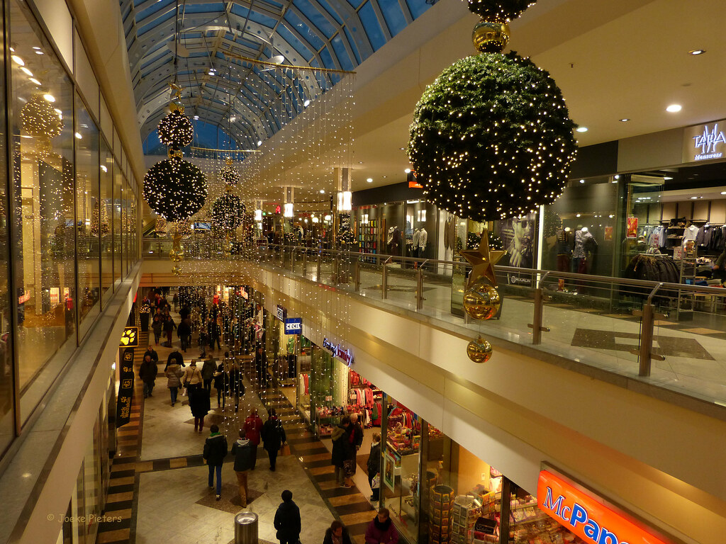 One shopping center. Торговые центры в Германии. Шопинг центры Германии. Ганновер Германия шопинг. Arkaden.