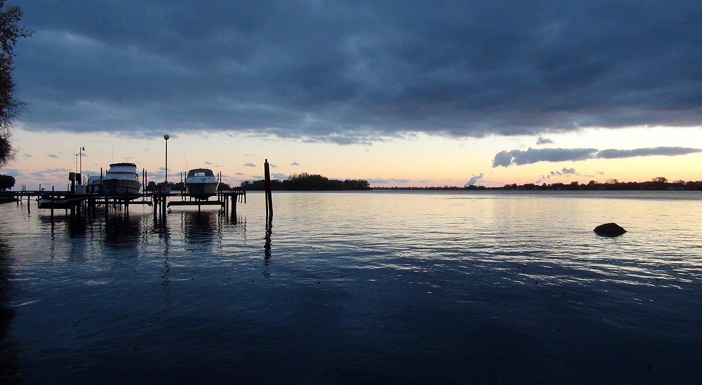 Grosse Ile, Michigan: Autumn sunset