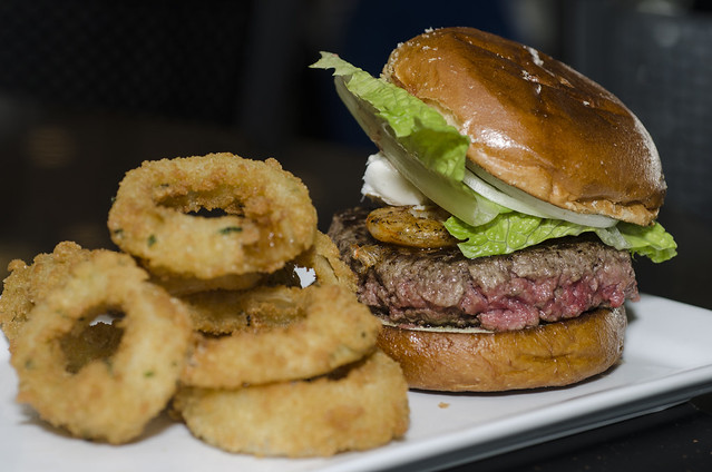 Onion Rings and Truffle Burger KCI_1540