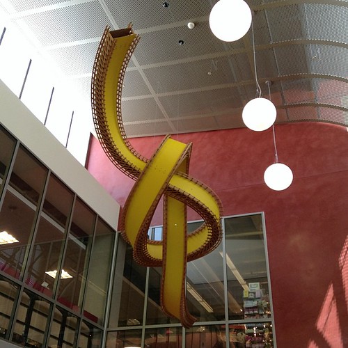 Check out the new art in the @comptonunion. "Yellow Knot" by Paul Vexler #wsu #gocougs