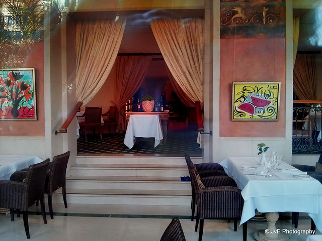Hotel Adlon Kempinski - restaurant setting