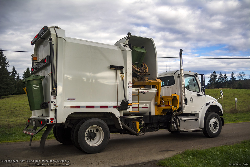Freightliner M2 - New Way Roto Pac Garbage Truck | Chassis: … | Flickr