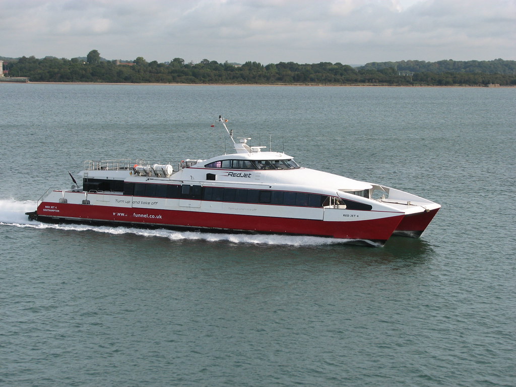 Southampton Isle Of Wight Red Funnel The Southampton I Flickr