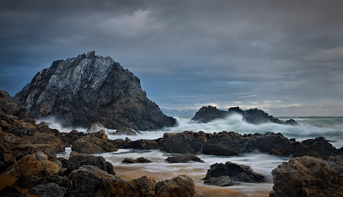 bermagui beach coast rocks rough seashore storm waves sea