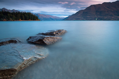 sunset newzealand sky mountain lake water rocks dusk queenstown wakatipu