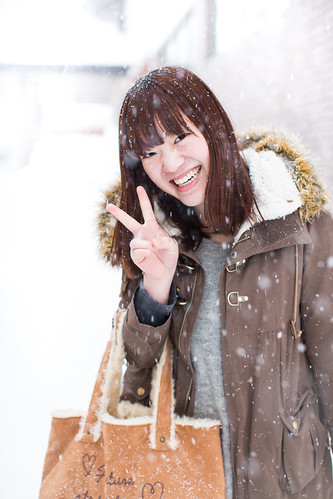 people woman white snow sports girl smile smiling japan asian snowboarding happy japanese peace skiing innocent fair jacket snowing niigata honshu ifl cupidvalley photomortenfalchsortland