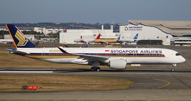 DELIVERY FLIGHT OF THE 10,000TH AIRBUS (AIRBUS A350-900 SINGAPORE AIRLINES) 9V-SMF MSN054 (F-WZFD) IN TOULOUSE-BLAGNAC AIRPORT          OCTOBER   15,2016.
