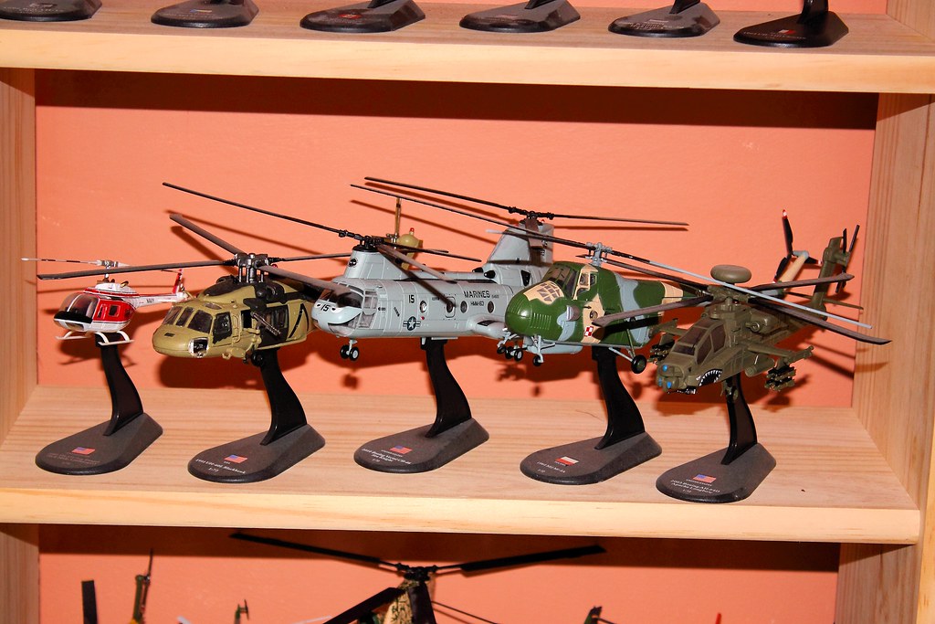 Helicopters of the World Collection 1:72 AMERCOM 