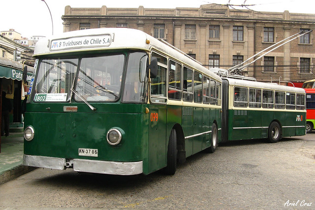 Trolleybus de Valparaíso (KN3786) Nº99