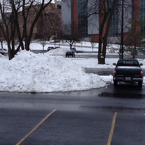 Always fun to see the snow piles @WSUPullman taller than trucks. #wsusnow #gocougs