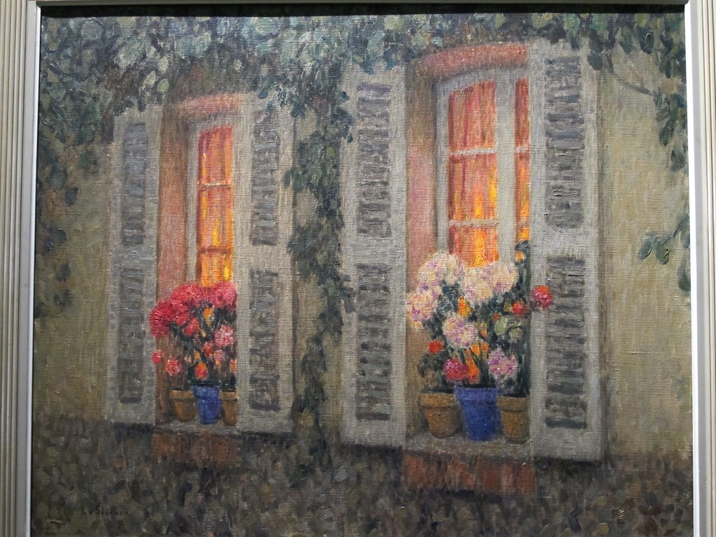 Fenêtres sur le jardin au crépuscule, Gerberoy (1934), Henri Le Sidaner - Exposition « Henri Le Sidaner et la douceur de vivre (1862-1939) », Musée des Beaux-Arts de Cambrai (59)