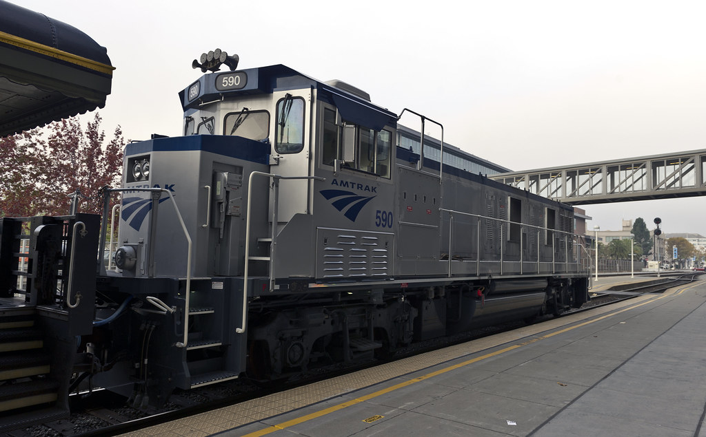 Amtrak 590 -Oakland Genset | the 590 is see adding a private… | Flickr