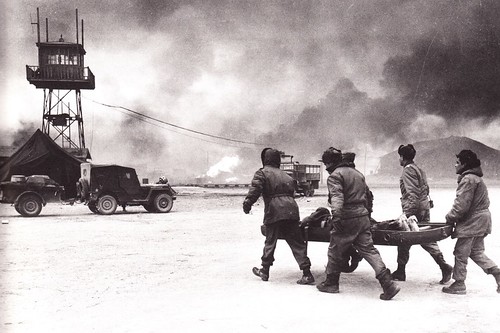 朝鲜战争－ 美军从汉城飞机场撤退，因为志愿军马上就要打到这里来 Korean War