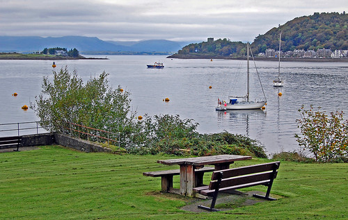 bench boats scotland view sound oban dunolliecastle obanbay