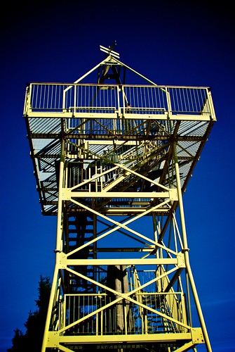 tower yellow sota viewtower beskidśląski baraniagóra smcpentaxfa28105mmf3245alif spbz012