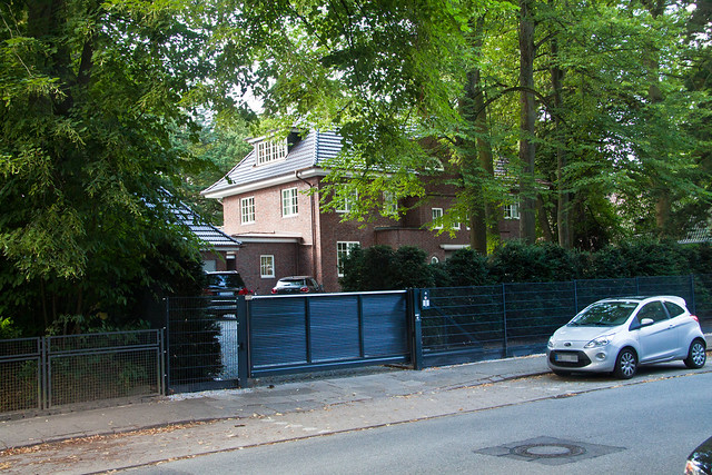 Til Schweiger und seine neue Villa in Hamburg Nienstedten.