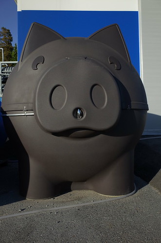 Piggy container | by 0kk3