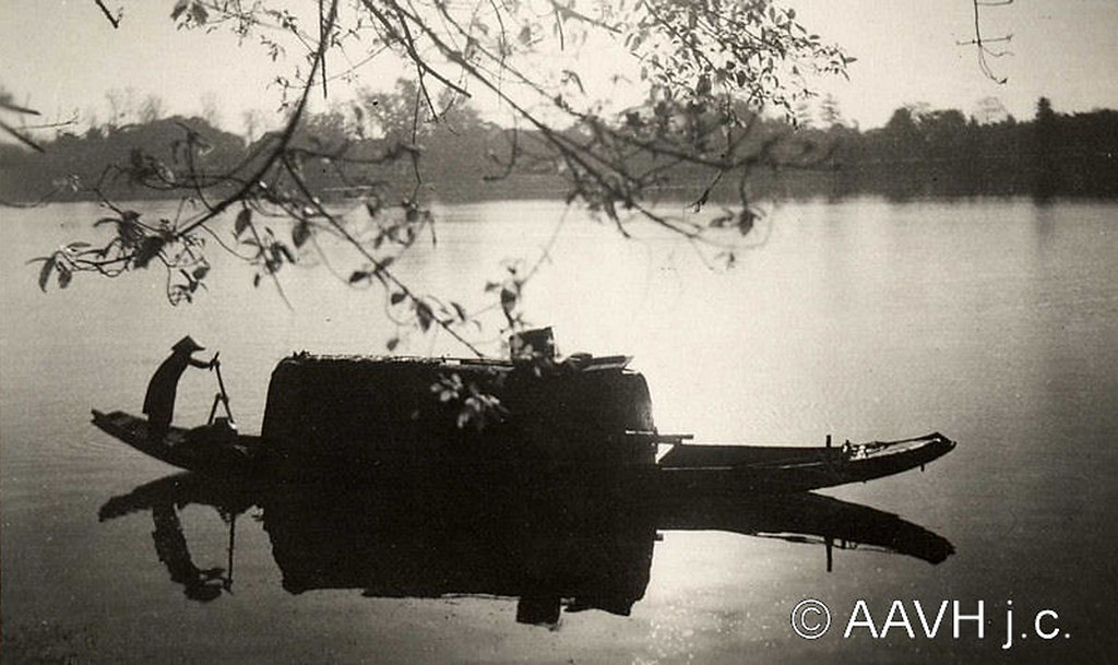 AP0768-Sogny-Marien - Environs de Hué, 1950 – Sampan sur la Rivière des Parfums (2) - Thuyền trên sông Hương