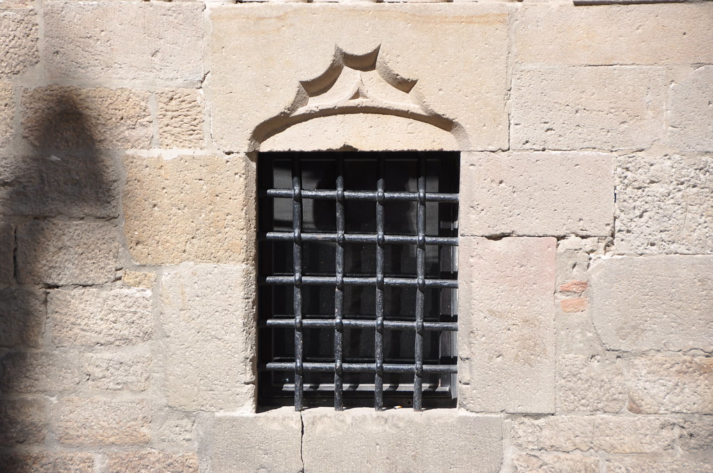 Barcelona (Plaça del Rei). Palau del lloctinent (Viceroy’s Palace), headquearters of the Archive of the Crown of Aragon. Window. 1549-1557. Antoni Carbonell, architect.