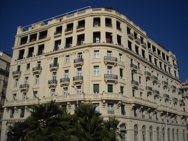 Hotel Excelsior in Naples