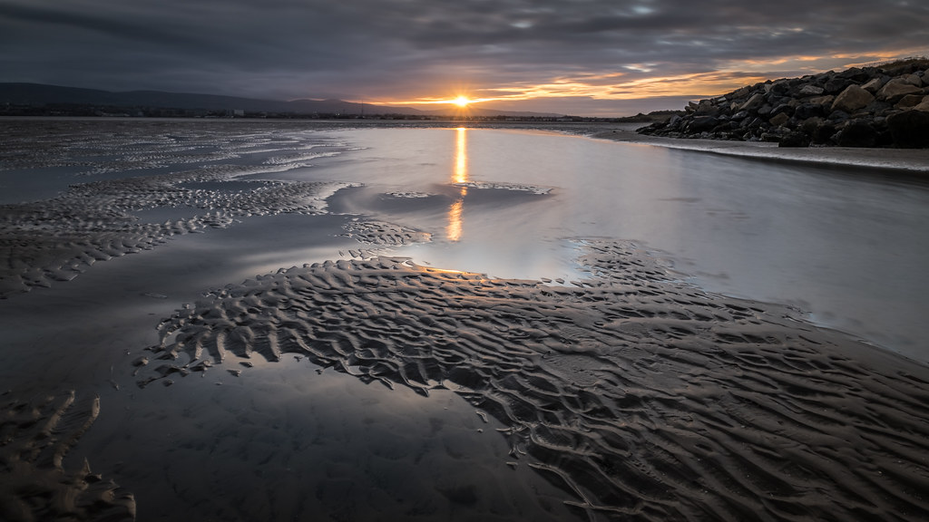 Sandymount at sunset - Dublin, Ireland - Seascape photography