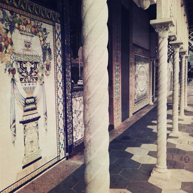 Column #street #ybor #gaybor #restaurant #tampa #florida