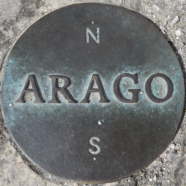 Second Arago disk in the courtyard of l'Observatoire de Paris - squared circle