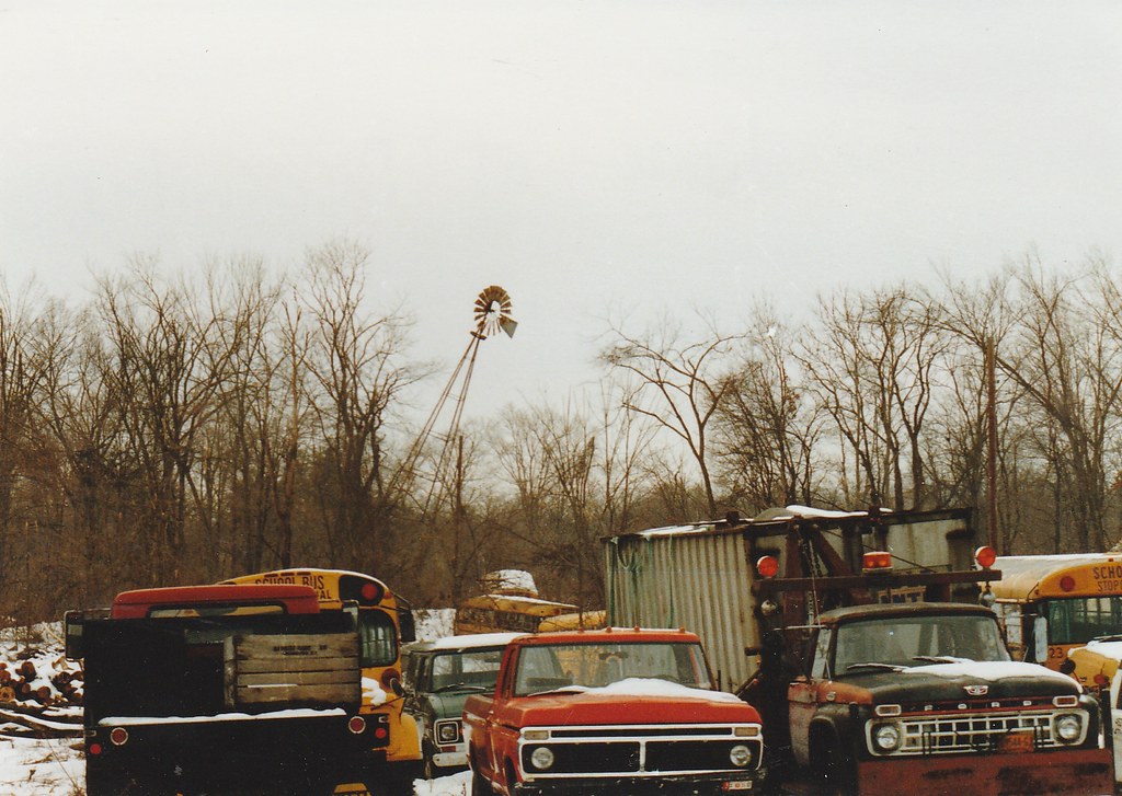 SOME OLD VEHICLES AT BECKWITHS IN JAN 1988