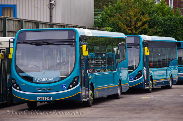 Brand new Arriva Kent Thameside (Southend) Wright StreetLite DF 4261, GN64 DXR just after delivery with 4262 , GN64 DXS behind it - before use