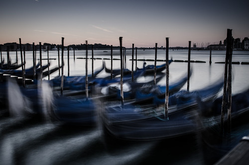 venice venezia venedig italy italien gondola gondole gondel sunrise longtimeexposure langzeitbelichtung explored italia rawbert|k|photo