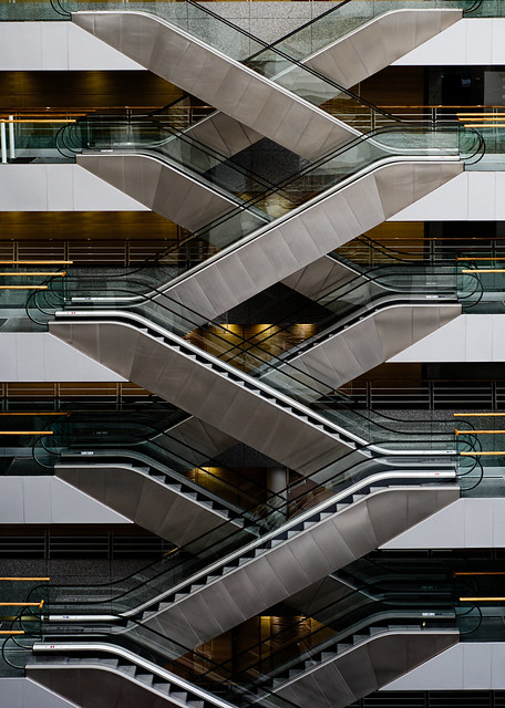Lumiere Building, Paris (Bercy) : Escalators