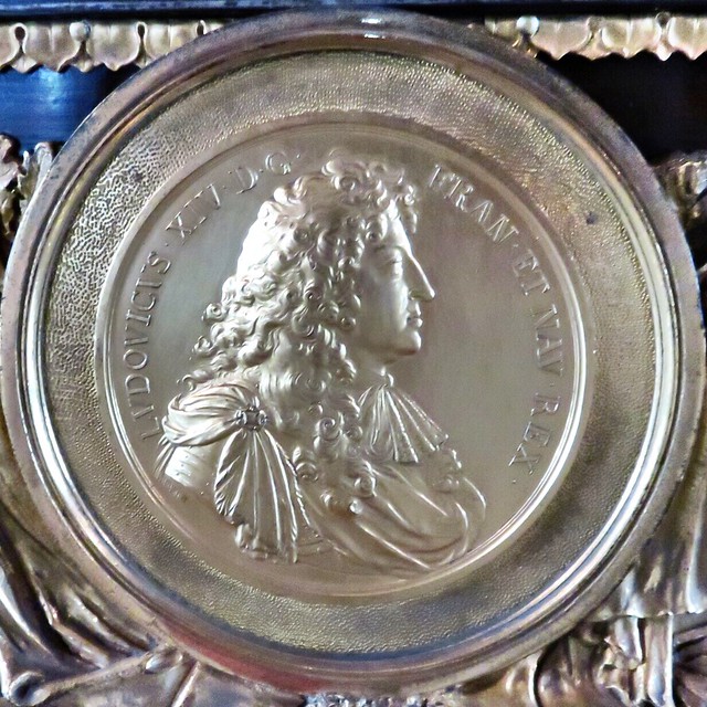 Louis XIV medallion
