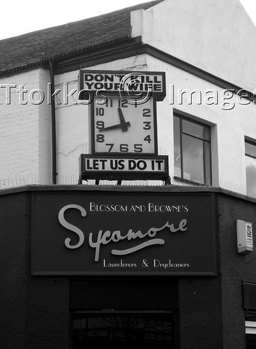 STREET LIFE,, GREEN STREET, LAUNDRETTE, DRYCLEANERS, CLOCK, SIGN, WEST HAM | by Life on earth - Ttokkos Images