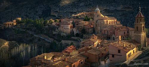 dleiva panoramic winter spain architecture photography village panorama hill colour image horizontal aragon day teruel distant outdoors no people medieval tourism roof travel destinations building exterior townscape elevated view albarracin fortified wall domingo leiva the past province