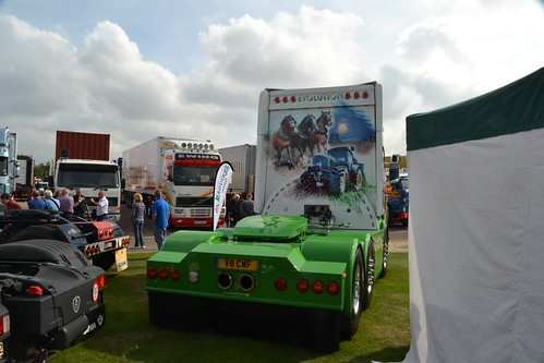 Retro Show Gaydon | by Oxfordshire Truck Photos