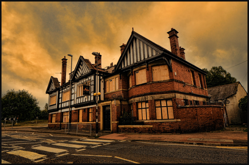 003 - The Old Cross Keys Pub, Ravensworth Road, Dunston, Gateshead, Tyne & Wear, UK - 2014.