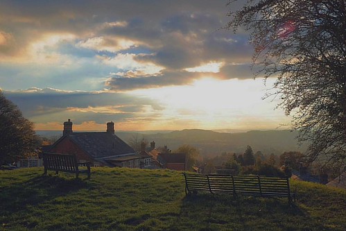 #themalverns #sunset #ledbury #worcestershire #bench #amateurphotographermagazine #fujix100t #bbcweather #eveningsunset by Bob Morgans, instagramapp square squareformat iphoneography uploaded:by=instagram