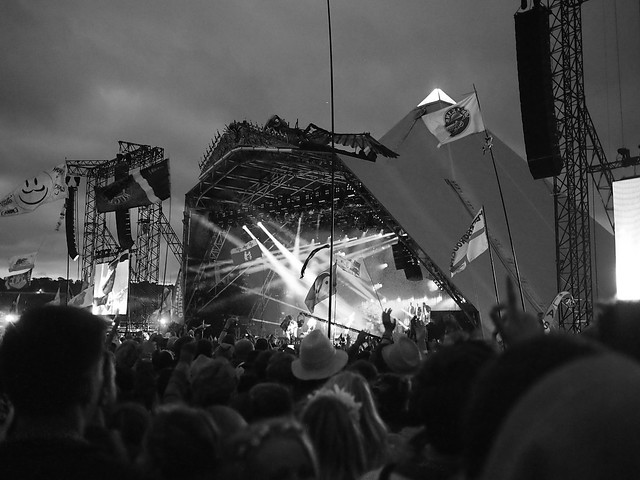 Glastonbury Festival (2012 Series no16)