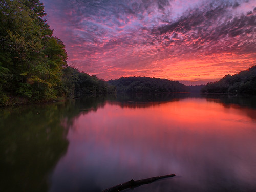 sunset reflection kentucky sunsetreflection northernkentucky lakereflection kentuckysunset kentoncounty covingtonkentucky doerunlake doerunlakekentucky